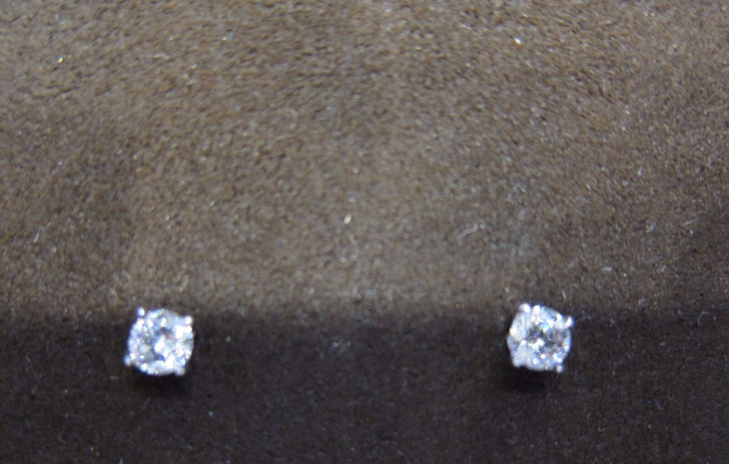 DIAMOND STUD EARRING .32 CT TOTAL WEIGHT