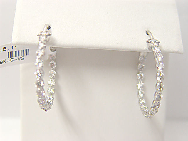 DIAMOND 38 STONE SET DIAMOND INSIDE OUTSIDE SET HOOP E