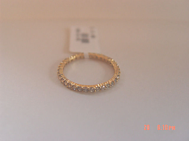 ROUND BRILLIANT ETERNITY BAND YELLOW GOLD