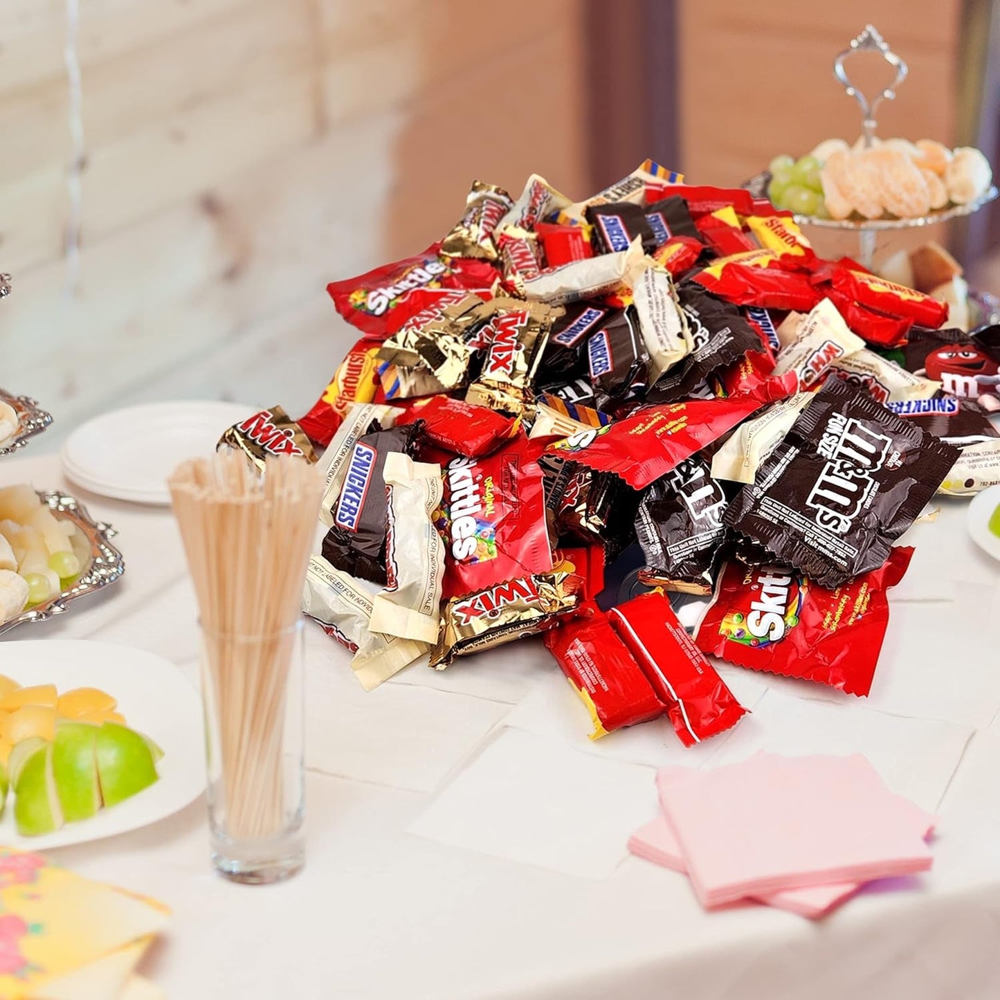 Chocolate Mix Bulk – 5Lb of Chocolate Candy – Bulk Candy Individually Wrapped Chocolate Treats – Hershey’S Gold, Twix, M&M, Skittles, Starburst, Snickers, Whoppers, Assorted Candy for Holidays, Christmas, Birthdays