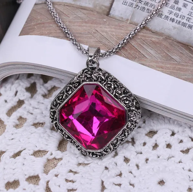 Hot Fashion New Ocean Heart Red Gem Pendant Love Box Necklace Heart-shaped Clavicle Chain Ruby Jewelry Ladies Gift Women Party