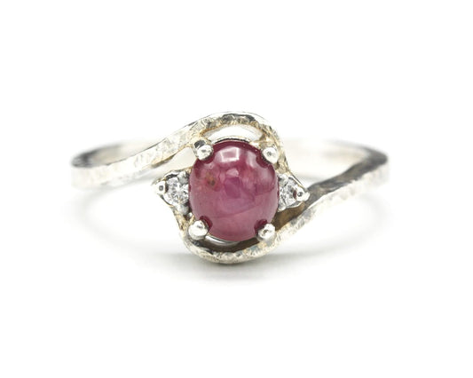 Oval Cabochon Star Ruby Ring in Prongs Setting and Diamonds Side Set with Sterling Silver Texture Band