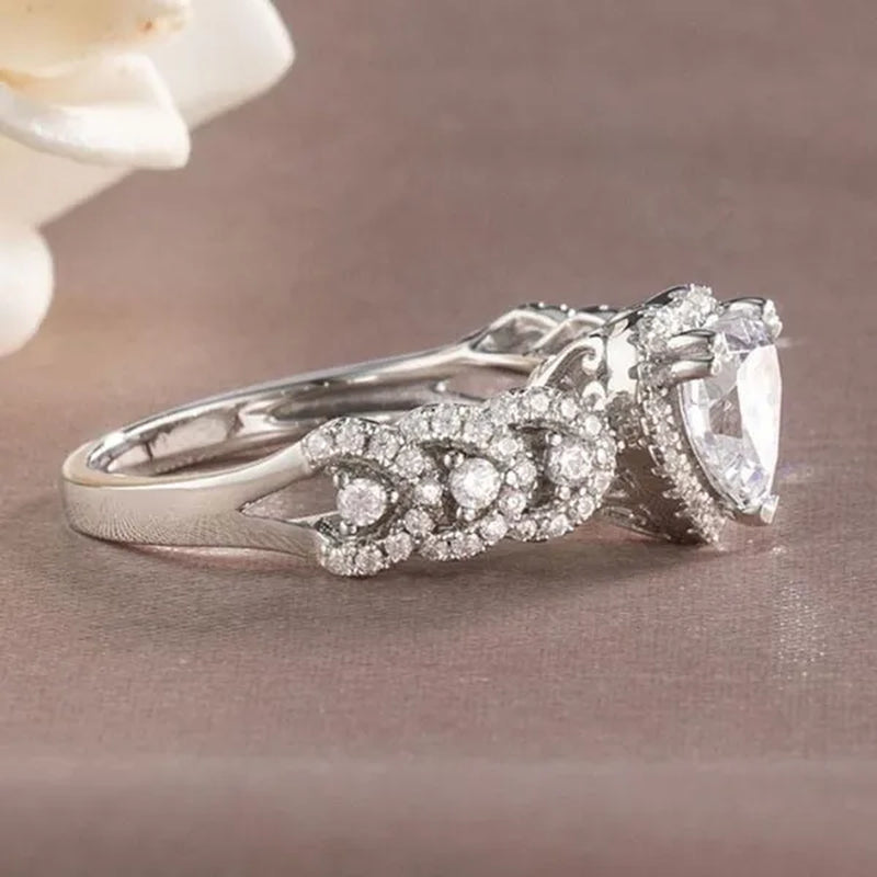 Delicate Silver Plated Micro Pave Diamond Heart Cut White Sapphire Rings for Women Bridal Romantic Engagement Proposal Gift