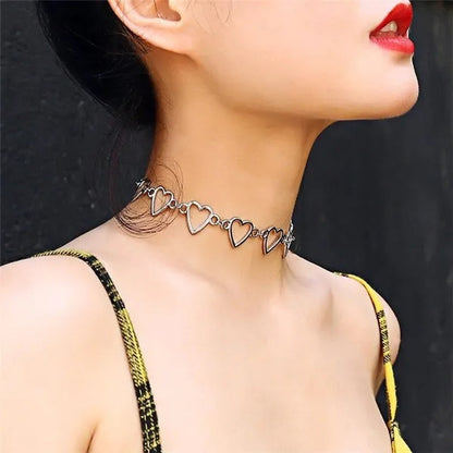 Simple Metal Heart Shape Choker Necklace for Women Fashion Elegant Geometric Collar Punk Jewelry Gift