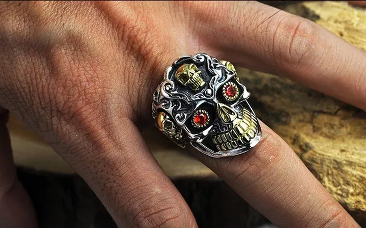Vintage Fashion Punk Personality Two-Tone Stainless Steel Skull Ring Retro Ruby Inlay Men'S Punk Jewelry Size 7-14