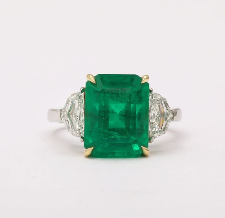 Colombian Vivid Green 6.97 Carat Emerald and Diamond Platinum Ring