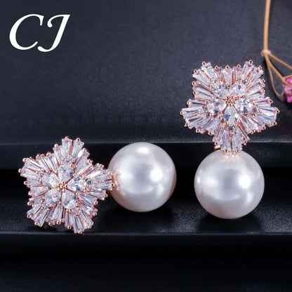 CANDICE Unique Rose Gold Plated Clear Cubic Zircon Snowflake Stud Earring with White Big Shell Pearl Brincos for Woman Christmas Gift