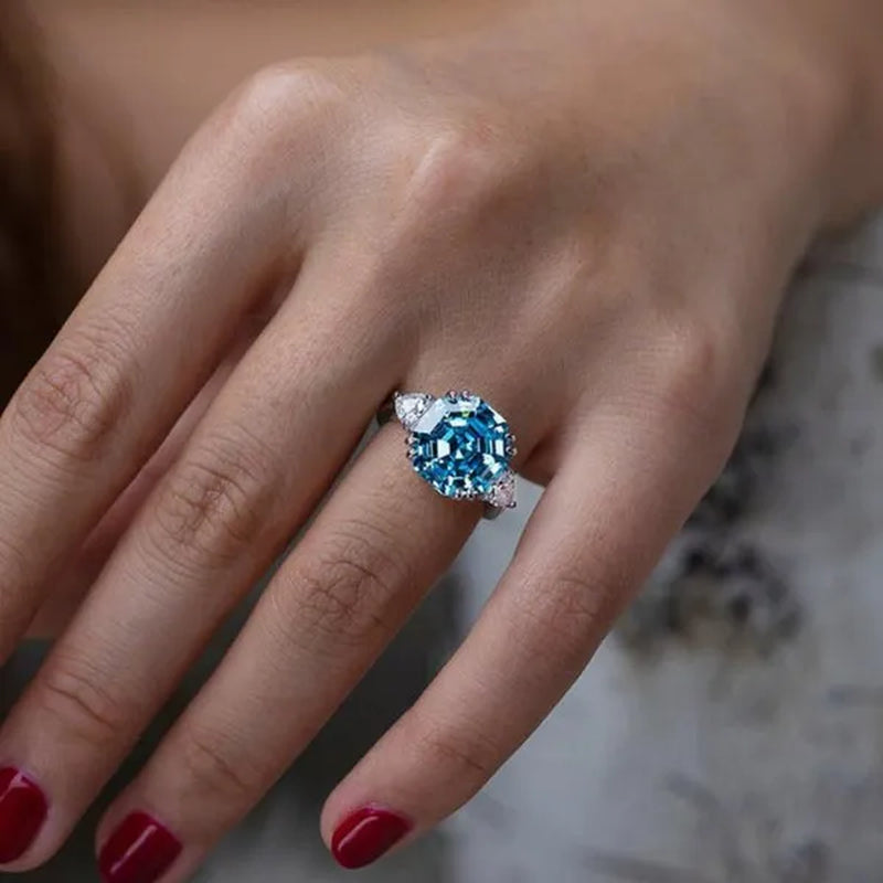 2022 New Style Octagon Cut Sea Blue Sapphire Side Stone Lab Diamond Silver Plated Gemstone Rings for Women Aquamarine Ring