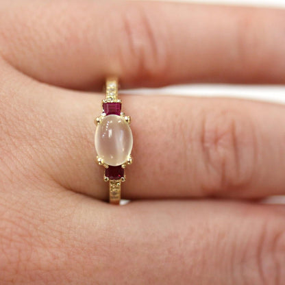 2.65 Ct Tw Natural Cabochon Moonstone, Red Ruby & Diamond Solid 14K Rose Gold 3 Stone Engagement Ring for Women 6 Mm (18K Yellow Gold, 7.5)
