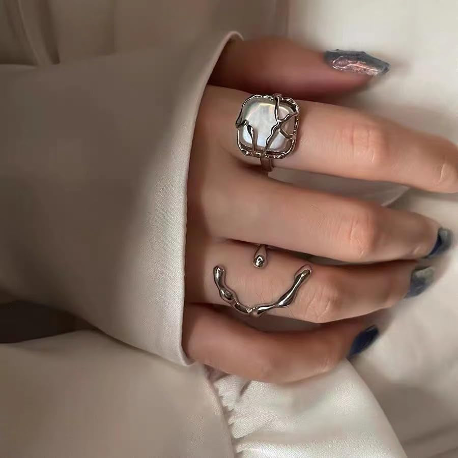Irregular Pearl Ring for Women 18K Gold Baroque Pearl Ring Silver Geometrical Statement Ring Fashion Wedding Jewelry Gifts for Women Girls