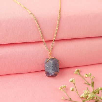 Raw Crystal Necklace, Blue Sapphire Rough Stone Necklace, Dainty Stone Pendant, Healing Crystals Healing Stone Pendant for Beauty, Love and Positive, Jewelry Gift