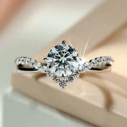 Fashion Accessories Gorgeous 925 Sterling Silver White Sapphire round Cut Moissanite Diamond Ring Elegant Bride Wedding Jewelry for Women Rings Engagement Anniversary Party Band Gift Size 4-12 Bague Femme