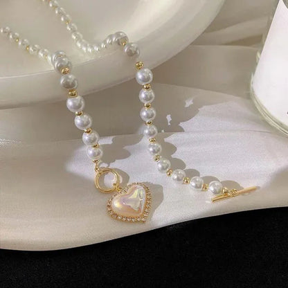 Korean Elegant Pearl Beads Necklace for Women Ladies Fashion Rhinestone Shell Heart Pendent Necklace Choker Jewelry