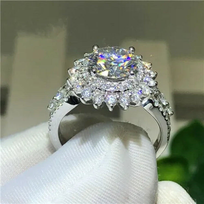 Exquisite White Sapphire Diamond Rings for Women Fashion 925 Sterling Silver Jewelry Charming Female Birthday Party Engagement Anniversary Gift for Girlfriend Bride Wedding Accessories Dazzling Ring Size 4-12 Bague Femme