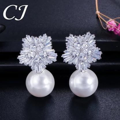 CANDICE Unique Rose Gold Plated Clear Cubic Zircon Snowflake Stud Earring with White Big Shell Pearl Brincos for Woman Christmas Gift