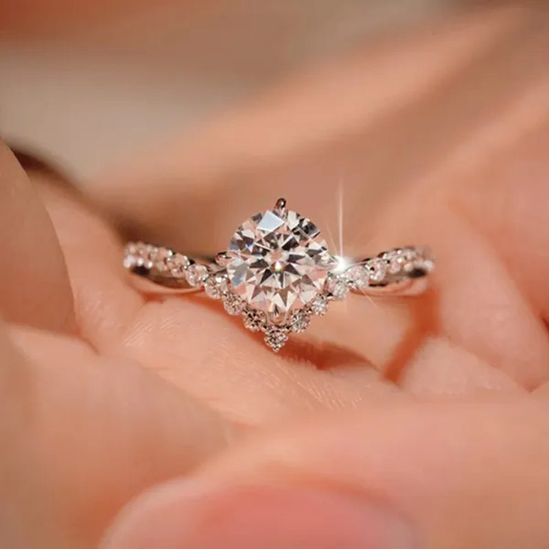 Luxury 925 Sterling Silver White Sapphire Ring round Cut Moissanite Diamond Jewelry for Women Rings Beautiful Bride Proposal Engagement Wedding Accessories Party Anniversary Gift