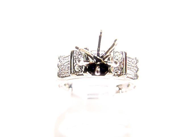 DIAMOND 4 ROUND BRILLIANT BAGUETTE SHAPE CHANNEL SET 6