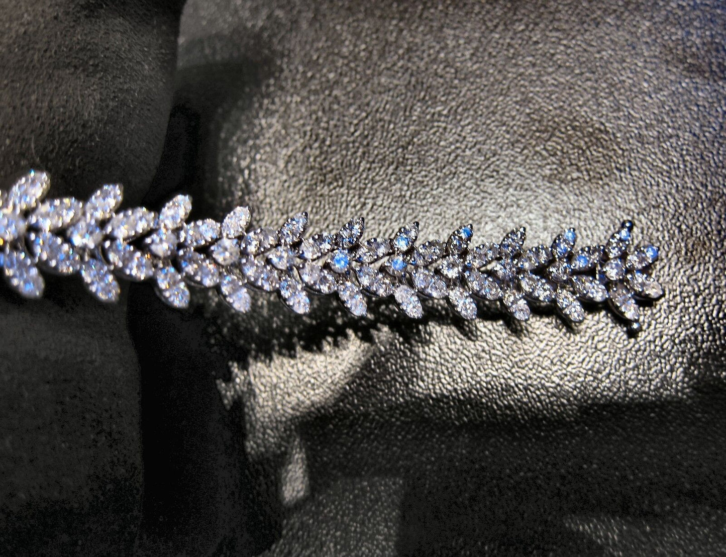 DIAMOND ALL ROUND BRILLIANT SHAPE PRONG SET DIAMOND SET BRACELET