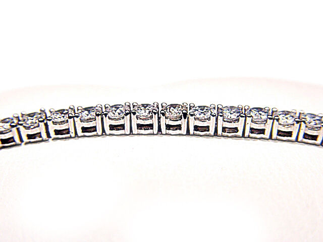 ROUND BRILLIANT CUT DIAMONDS 4 PRONG SET TENNIS BRACELET
