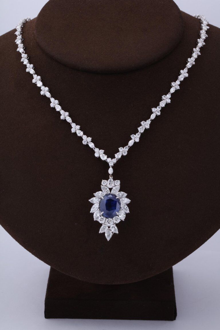 Certified 11.49 carat Vivid Blue Ceylon Sapphire set with 22.70 diamond necklace