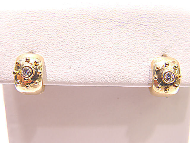 2 TOTAL ROUND BRILLIANT CUT DIAMONDS 1 ON EACH SET