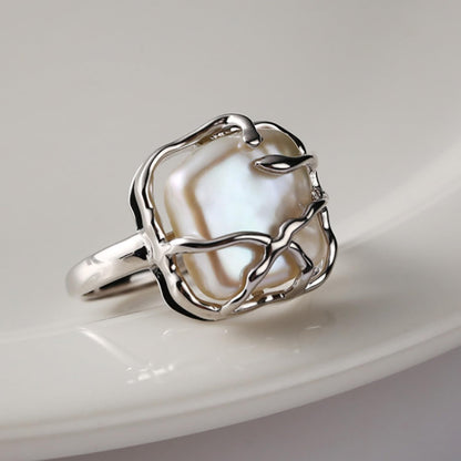 Irregular Pearl Ring for Women 18K Gold Baroque Pearl Ring Silver Geometrical Statement Ring Fashion Wedding Jewelry Gifts for Women Girls