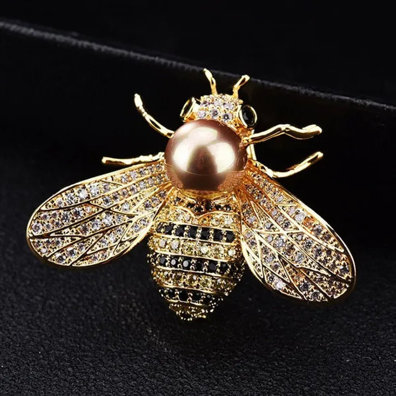 4 styles Honey Bee Brooch Lapel Pins for Women Crystal Insect Themed Bee Brooches with Faux Pearl Fashion Gift for Birthday Dating Party Anniversary