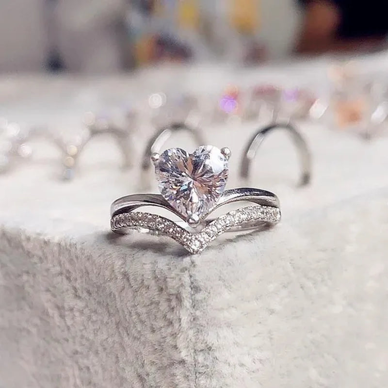 V-Shape Solitaire Ring Heart Shape Diamonds Sweet Finger Ring Two Layer Women'S Engagement Banquet Ring Exquisite Jewelry
