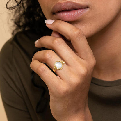 Chunky Gold Signet Rings for Women, Pearl Ring with Non Tarnish Stainless Steel, 18K Gold Plated Shell Ring, Statement Trendy Jewelry (7)