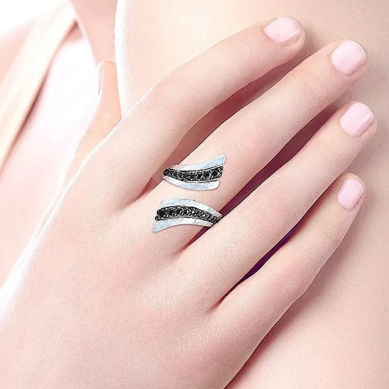 Women's classic creative black and white diamond ring ring 925 silver lady ring