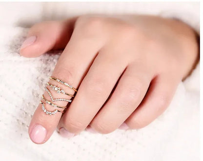 Minimalist Diamond Ring Women'S Fashion Diamond Cluster Ring Wedding and Engagement Moissanite Jewelry Cluster Stacking Ring Dainty Cluster Ring Stacking Ring