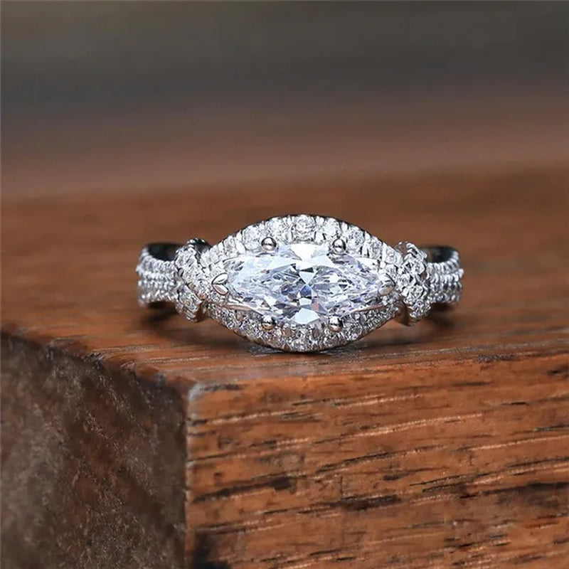 Exquisite Marquise Cut Natural Gem Moissanite 18K White Gold Women'S Ring Simulation Diamond Wedding Ring