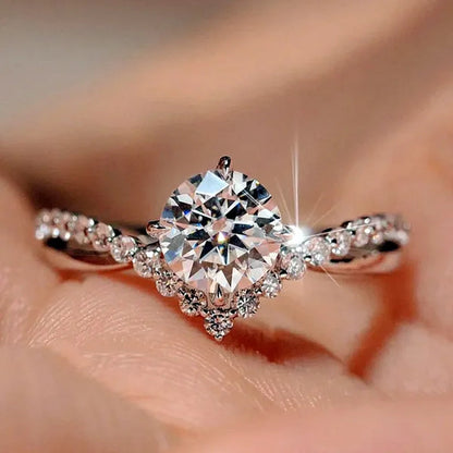 Fashion Accessories Gorgeous 925 Sterling Silver White Sapphire round Cut Moissanite Diamond Ring Elegant Bride Wedding Jewelry for Women Rings Engagement Anniversary Party Band Gift Size 4-12 Bague Femme