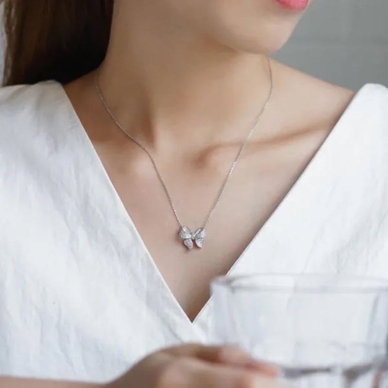 New Fashion Elegant Silver Plated Bow Knot Diamond Pendant Neckalce Engagement Clavicle Necklace for Women Simple Temperament Wedding Anniversary Jewelry Accessory
