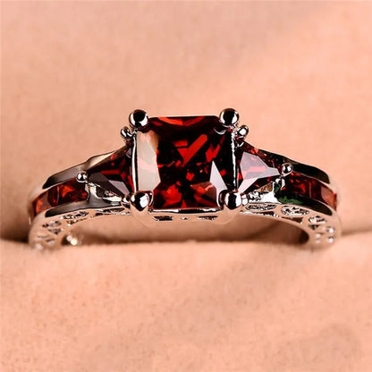 Fashion Women's Princess Cut Garnet Red Zircon Wedding Ring Party Jewelry Gift Size 6 7 8 9 10