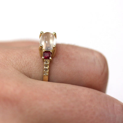 2.65 Ct Tw Natural Cabochon Moonstone, Red Ruby & Diamond Solid 14K Rose Gold 3 Stone Engagement Ring for Women 6 Mm (18K Yellow Gold, 3)