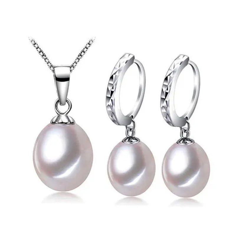 Majesty Diamonds MDS170066 Freshwater Pearls Pendant Set in .925 Sterling Silver