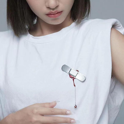 Band-Aid Tassel Brooch Simulation Metal Tassels Brooch Studded Diamonds Badge Pin Female Hip Hop Street Fashion Brooches Accessory