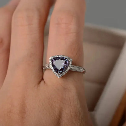 Exquisite Triangle Cut Alexandrite Rings Bridal Wedding Trillion Gemstone Rings for Women Fashion Accessories