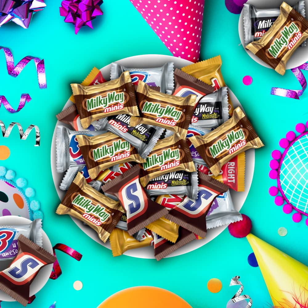SNICKERS, TWIX, MILKY WAY & 3 MUSKETEERS Minis Size Variety Pack Milk & Dark Chocolate Candy Bars (125 Pieces) Bag