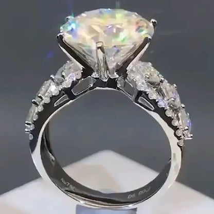 Luxury Fashion Female Jewelry 6ct Diamond Ring Natural Gemstone White Sapphire Birthstone 925 Sterling Silver Bride Engagement Wedding Ring