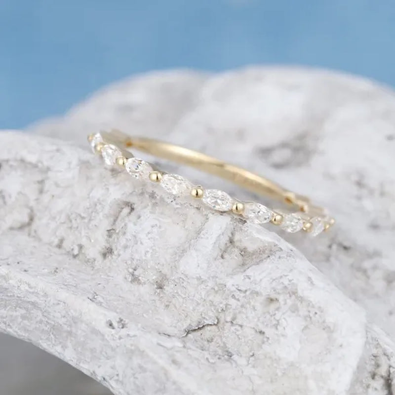 Gorgeous So Simple Shiny Marquise Ring Exquisite Stacking Rings for Women Wedding Accessories Elegant Princess Birthday Party Proposal Engagement Jewelry Band Gift for Bride Size 4-12 Bague Femme