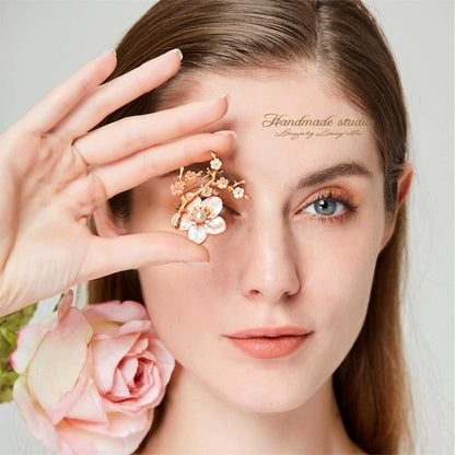 Brooches for Women with Crystal, Pink Flower, Rhinestone Brooches Pins Elegant Jewelry Blossom Fashionable Gifts Ladies Bouquet Brooches Pin for Birthday, Party, New Year, Wedding