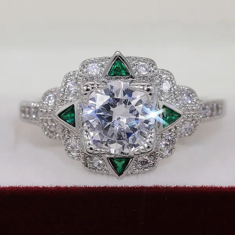Retro Fashion Silver Plated round Lab Diamond Vice Stone Moissanite Triangle Emerald Ring Women Daily Casual Personality Jewelry