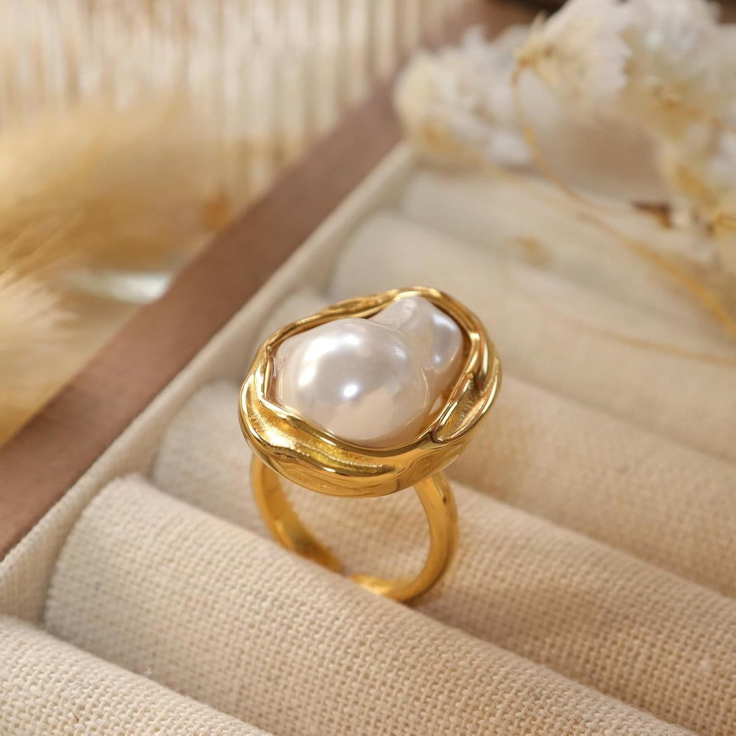 Chunky Gold Statement Dome Rings for Women, Exaggerated Thick Adjustable Open Finger Ring Prom Fashion Jewelry Gift.