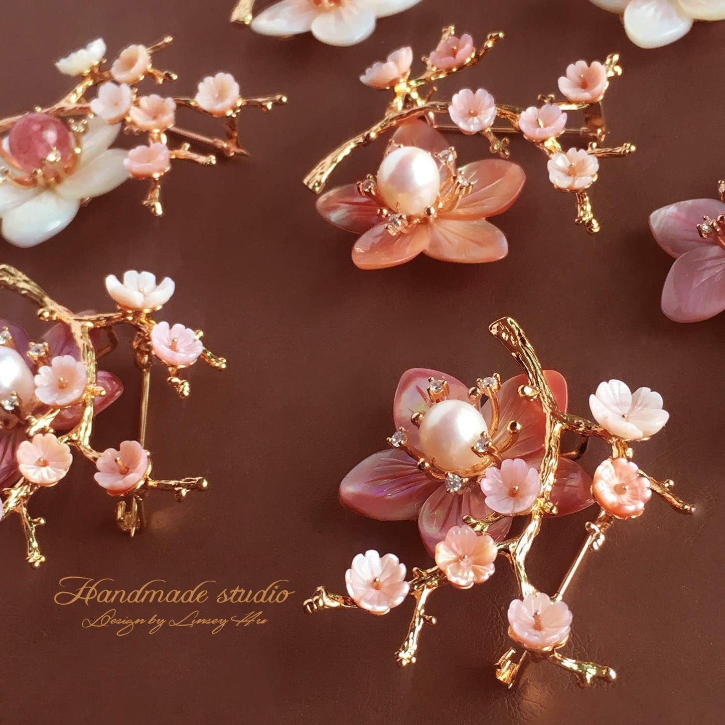 Brooches for Women with Crystal, Pink Flower, Rhinestone Brooches Pins Elegant Jewelry Blossom Fashionable Gifts Ladies Bouquet Brooches Pin for Birthday, Party, New Year, Wedding