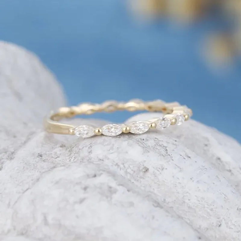 Gorgeous So Simple Shiny Marquise Ring Exquisite Stacking Rings for Women Wedding Accessories Elegant Princess Birthday Party Proposal Engagement Jewelry Band Gift for Bride Size 4-12 Bague Femme