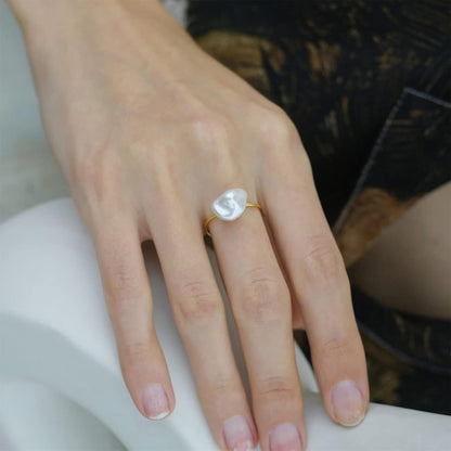 Natural Freshwater Baroque Pearl Ring for Women, Dainty Minimalist Adjustable Rings Band Gold Pearl Charm Ring Jewelry Anniversary Gift for Mom Lover Her (14K Gold Plated)