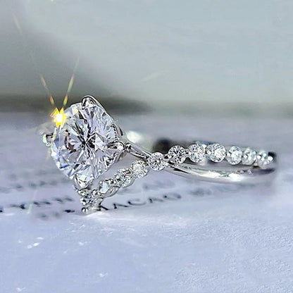 Fashion Accessories Gorgeous 925 Sterling Silver White Sapphire round Cut Moissanite Diamond Ring Elegant Bride Wedding Jewelry for Women Rings Engagement Anniversary Party Band Gift Size 4-12 Bague Femme