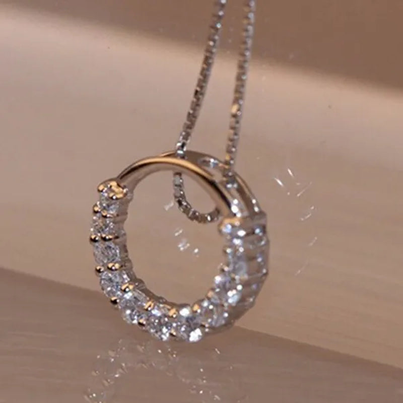 Exquisite 925 Sterling Silver Plated Moissanite Diamond Circle round Pendant Necklaces for Women Party Necklace Dress Accessories